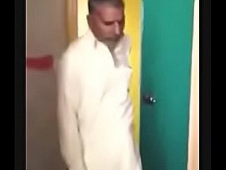aunty Pakistan kacau oleh dua orang tua