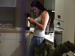 Home-Video von einem Non-professional Paar bekommt ihre Fick auf