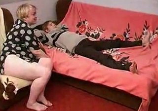 엄마는 그녀를 섹스하는 아들 이야기
