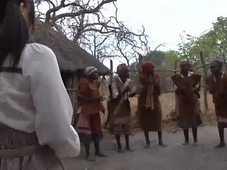 Japanese Catholic viaja para a África para férias