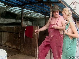 Full-grown Motherfucker Fucks Blondie Mignon