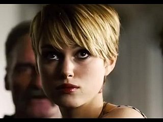 Atemberaubende Babe Keira Knightley Das Tragen eines Slutty Outfit in der Klasse