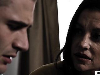 Weird & Lonely Anne Stepson'dan Creampie İstiyor - Sovereign Syre