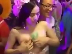 Chinese Corrugate Unselfishness Boobs
