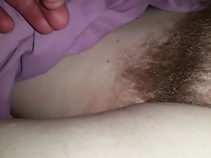 sehr langer Strang von Pussy Haaren