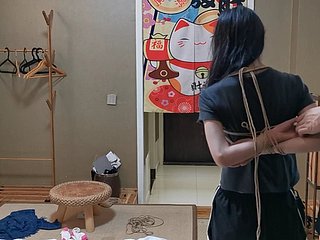Ultraman New Girl Shanshan Binding Challenge (punizione)