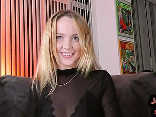 Pov Anal Teen은 기름칠 된 버트 홀에 assdrilled 동안 더러운 말을합니다.