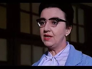 ยกกระโปรงของคุณ Mrs Holdsworth