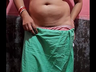 Desi esposa está raspando sua buceta