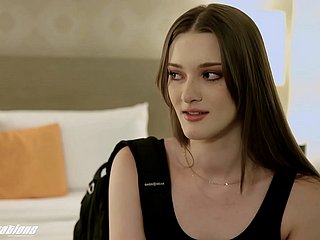 Yeni Duygular - Otel Hatası Alıyor Horozumu emdi ve becerdin (Olivia Madison)