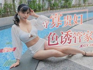 Istri Asia bernafsu merayu pembantu rumah tangga sementara suami tidak ada di rumah - suami cockold