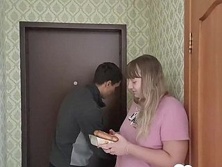 Vecina me invita a una cogida rapida