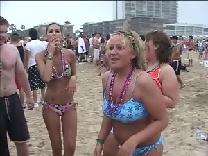 Nagie dziwki chodzić beach troop