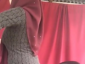 Hijabitch 말레이어 우 타라 2 부