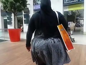 nuisance arabe Chubby. (beurette grosse).