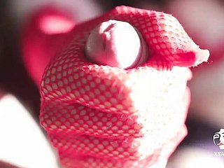 SadMiss, turn up one's toes geile asiatische Nymphe, verkleidet sich als Schneemädchen, um ihrem Kontrahenten einen besonderen Neujahrs-Handjob zu verpassen – einen Asiaten
