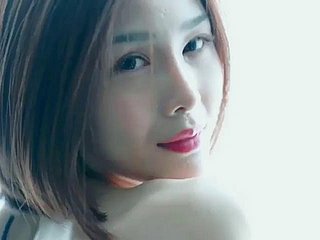 La célébrité Internet de grande valeur Yan Panpan a une silhouette parfaite avec de grosses fesses et une baignoire. C'est plein de tentation. Gros seins modèle chinois nu