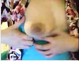 لطيف وقحة الصينية يظهر الثدي
