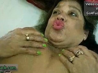 Splendida clip porno indiana matura e mozzafiato