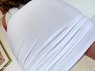 Afrodite milf floosie fucks milf Impersonate