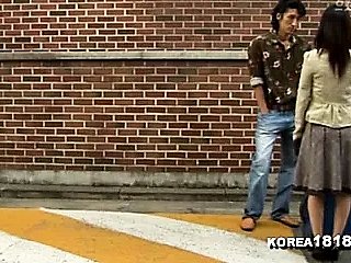 Un brutto uomo coreano si scopa una calda donna coreana