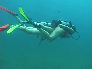 Другой Scuba трахаться в океане - Pt.2