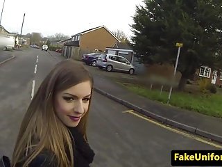 巨乳英国荡妇制服的警察analfucked