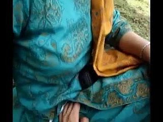 menyentuh gadis kolej