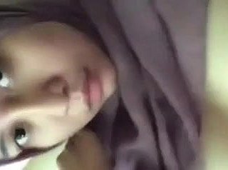 ร้อนและเงี่ยนรวยอินโดนีเซีย Newborn masturbates