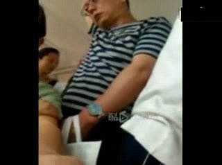 Asiatico en el transporte