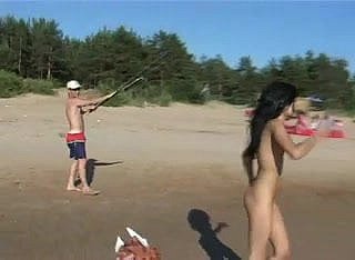 Bu çıplaklar genç dan suda göğüsleri İzle