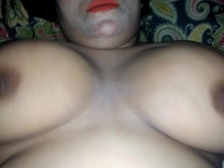 나는 그녀의 자신의 집에서 내 친구 아내를 만족