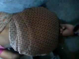 نوکرانی کے واپس groping کے
