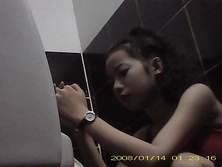 close-matched cams loo vietnam 2
