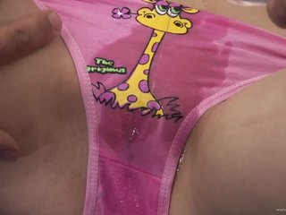 Ướt chó sucks tinh ranh và được fucked trong âm hộ ẩm ướt của cô