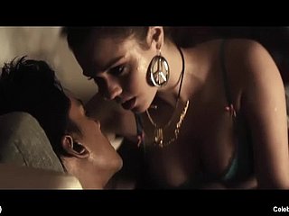 Celebrity Cold Kaya Scodelario Seksowna bielizna i paint erotyczny Sceny