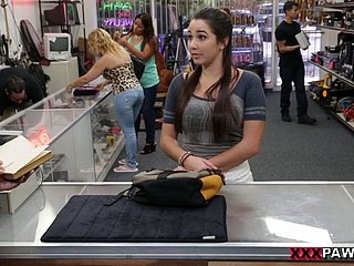 Collège des métiers fille dans les marchandises! - Xxx