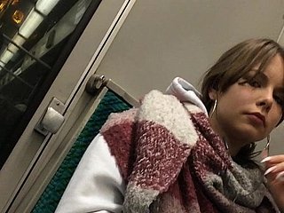 Voyeur cute teen ukryte cam wielki błysk kutas w ciasnych dżinsach