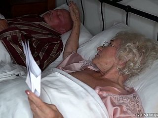 Granny Norma là gian lận về chồng với trẻ yêu máu nóng