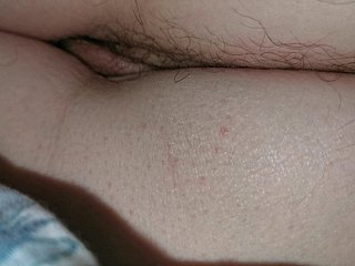 Hairy Ass di moglie e posteriore fica Distort - Inconsapevole